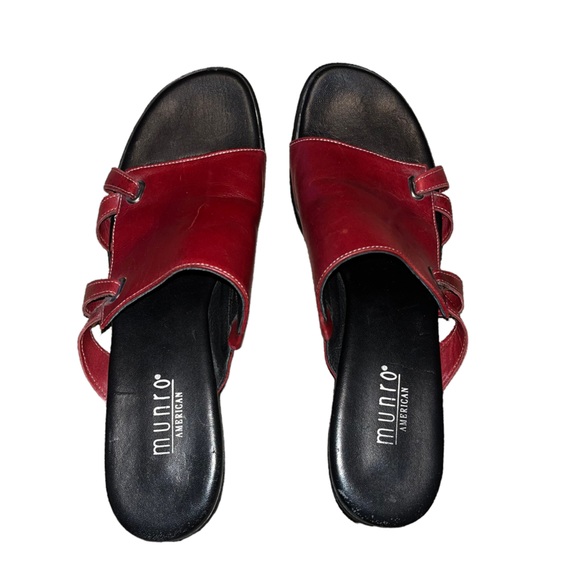 Munro Low Heel Dark Red - Picture 3 of 5